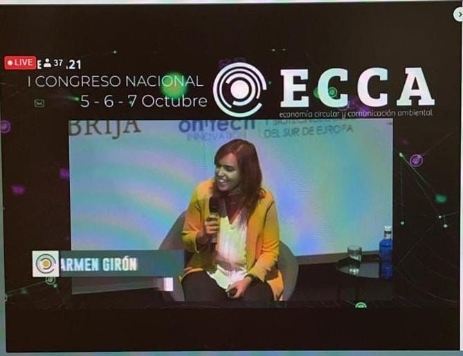 Image of Carmen Girón presenting at the Economía Circular y Comunicación Ambiental event